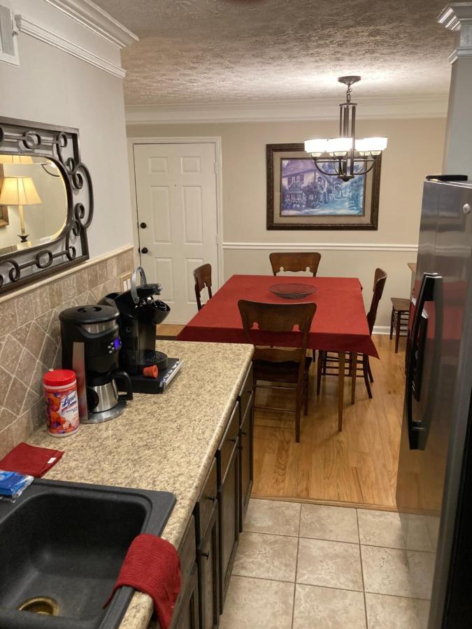 Spacious 3 Bedroom 2 Bath Condo Close To Five-Points In 阿森斯 外观 照片