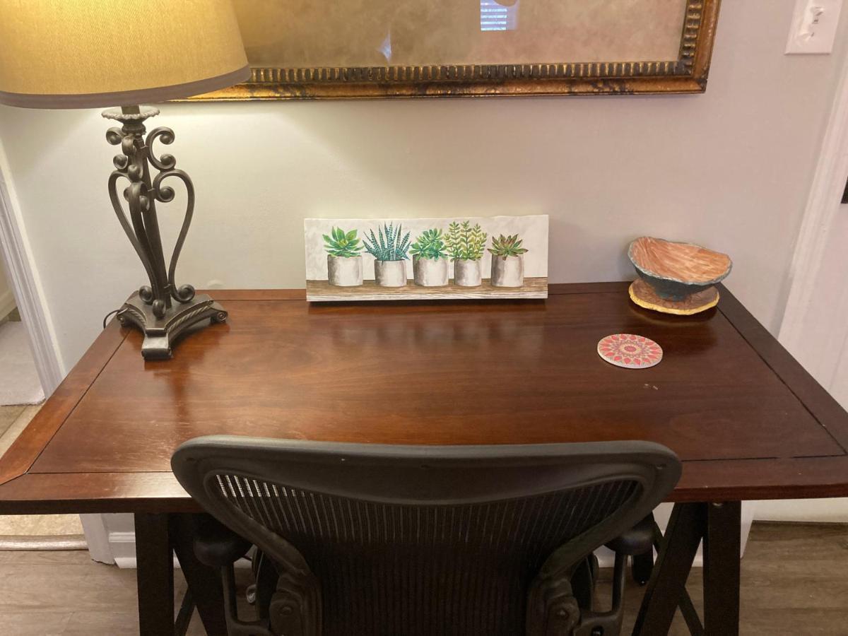 Spacious 3 Bedroom 2 Bath Condo Close To Five-Points In 阿森斯 外观 照片